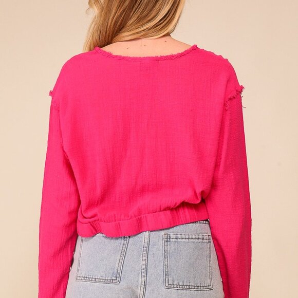 LUMIERE Hot Pink Textured Boho Raw Hem V-Neck Cropped Pullover Top - Picture 2 of 4